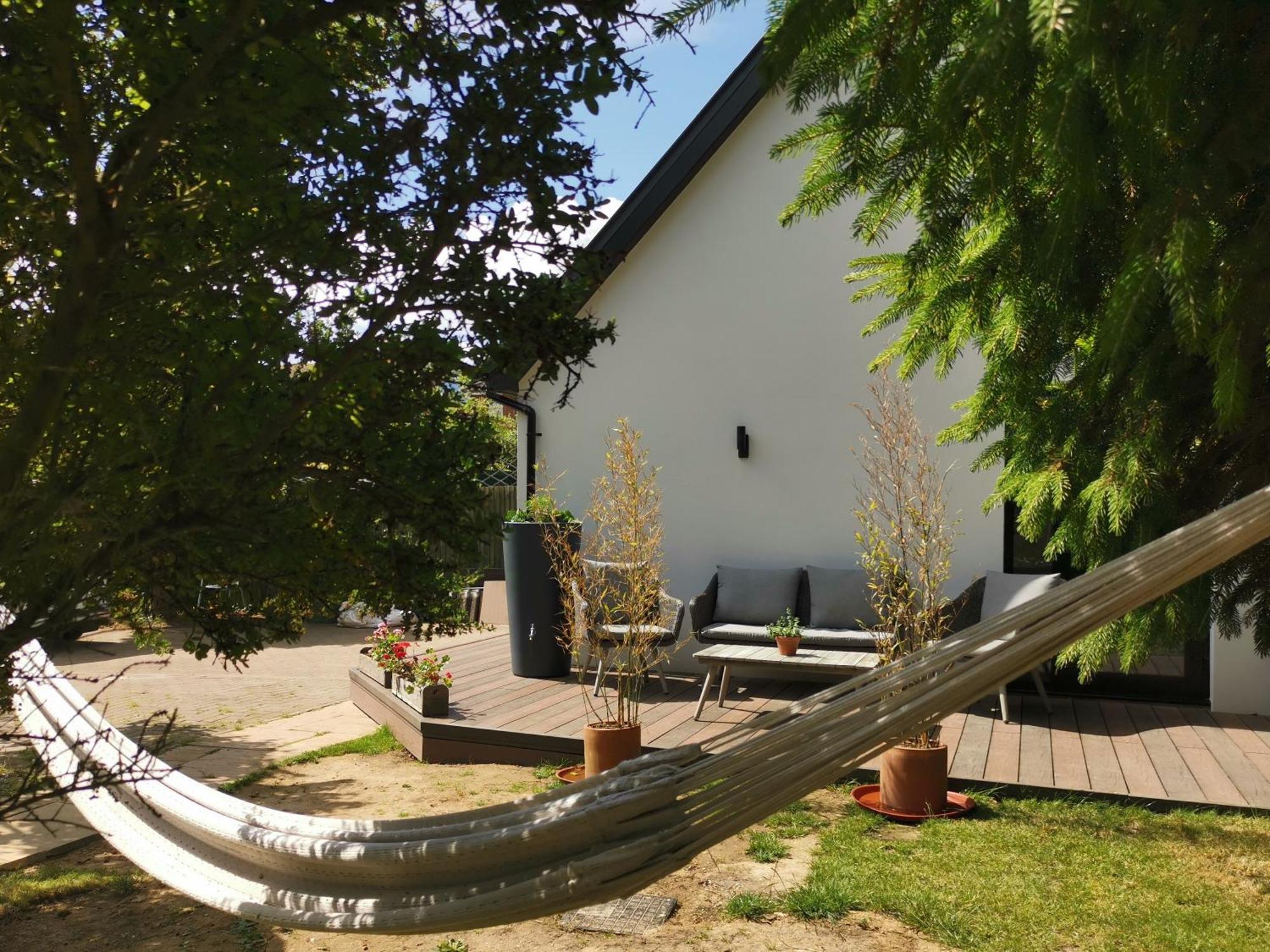 Apartment Casita, 'little House' Self Contained Garden Lodge, Close To Town And Seafront