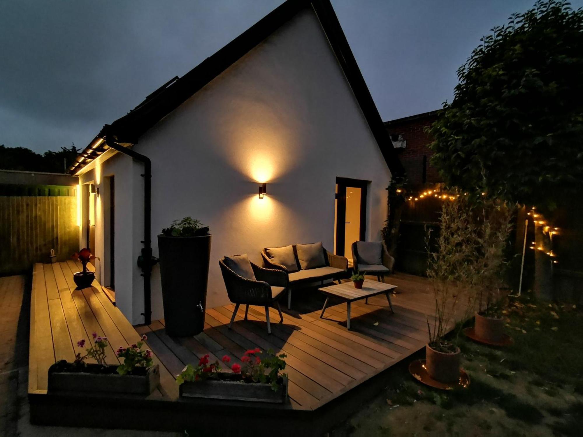 Casita, 'little House' Self Contained Garden Lodge, Close To Town And Seafront *