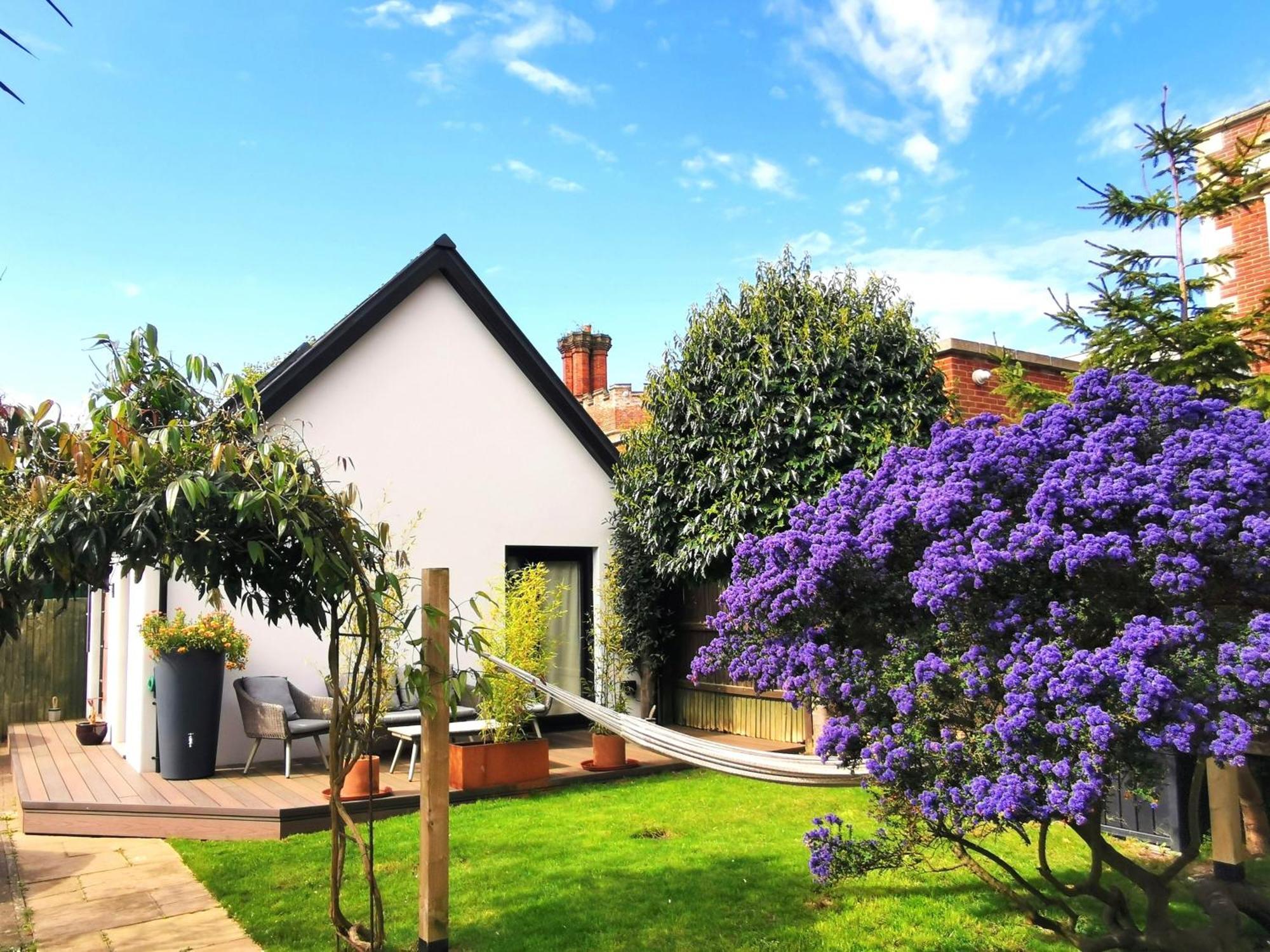 Casita, 'little House' Self Contained Garden Lodge, Close To Town And Seafront