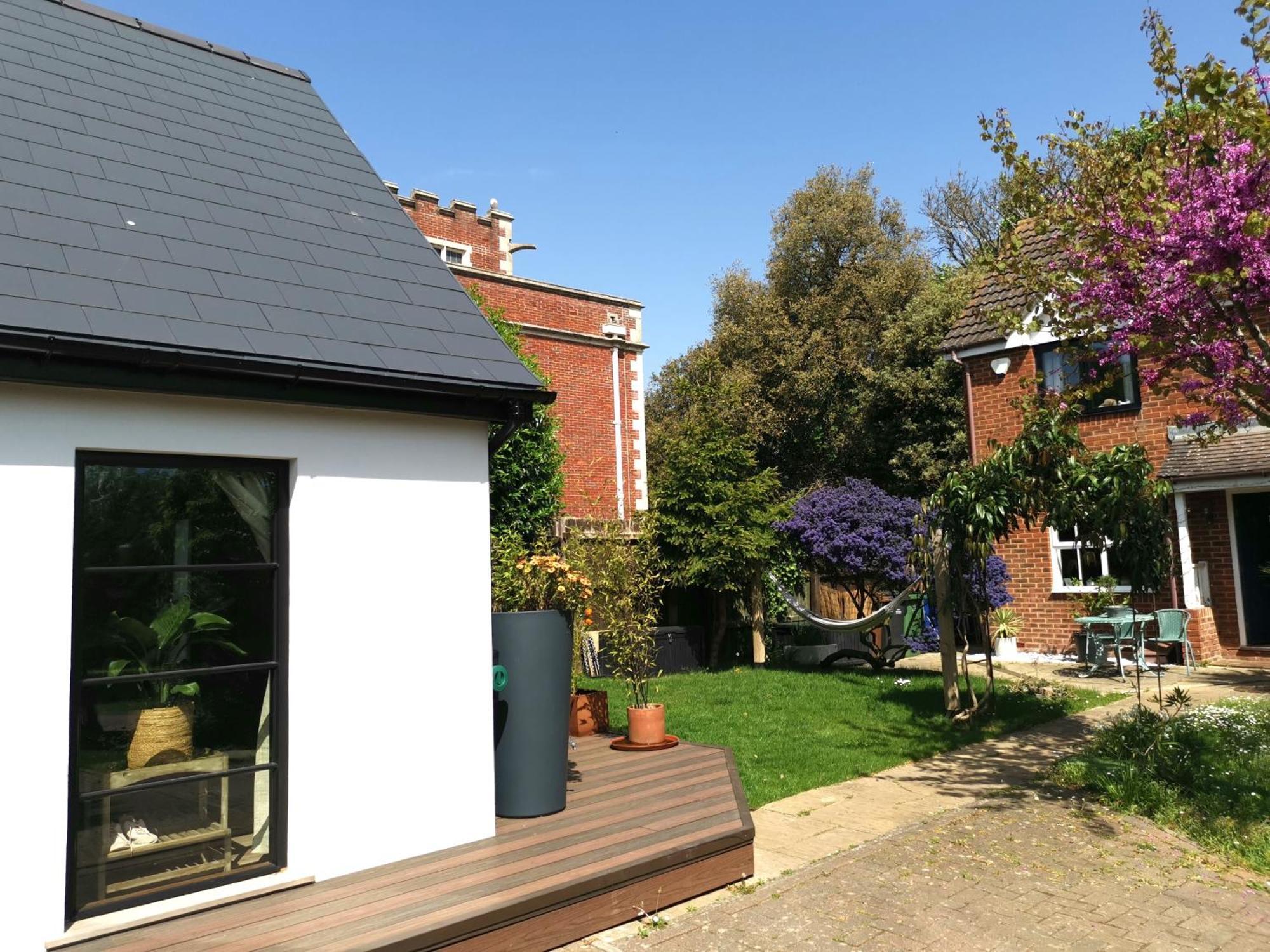 Apartamento Casita, 'little House' Self Contained Garden Lodge, Close To Town And Seafront